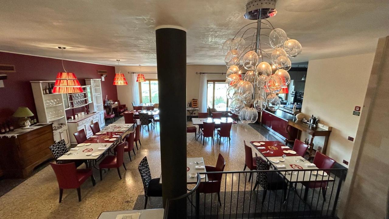 Locanda Gulfi 끼아라몬떼굴피 외부 사진