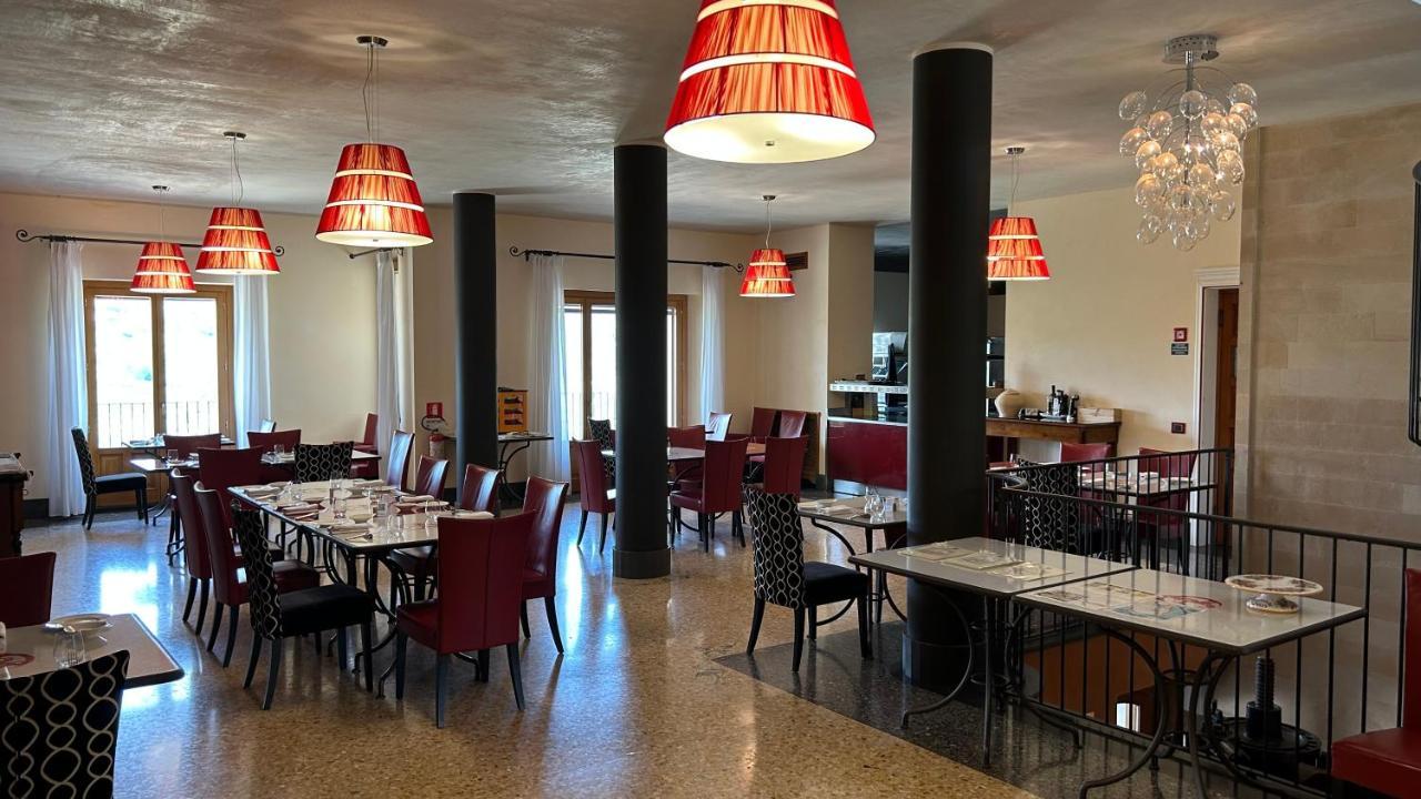 Locanda Gulfi 끼아라몬떼굴피 외부 사진
