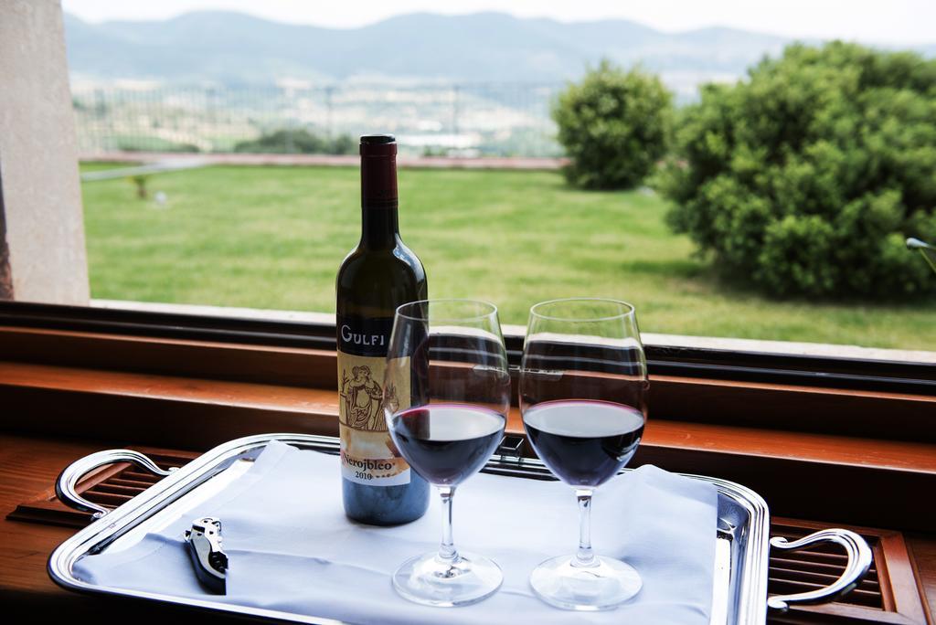 Locanda Gulfi 끼아라몬떼굴피 외부 사진